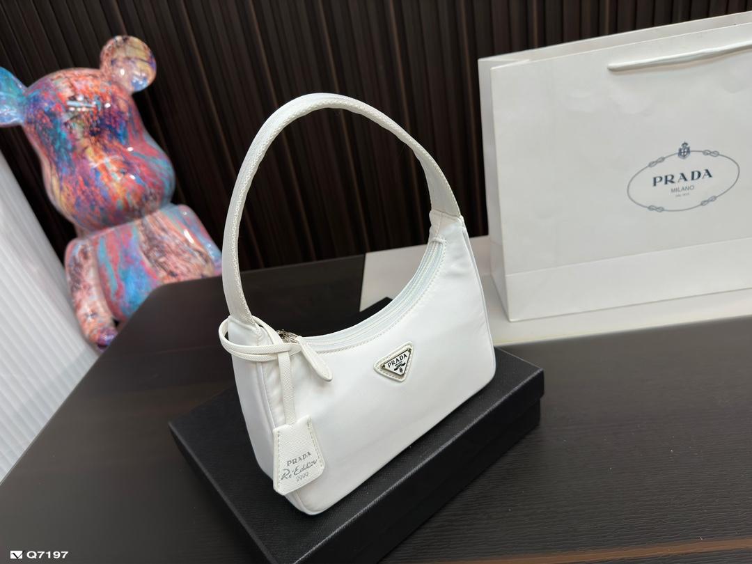 Replica Prada Bag 11x21cm